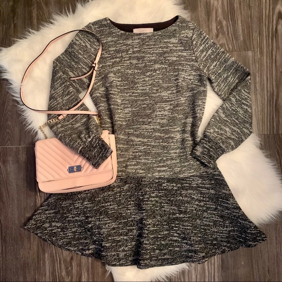 LOFT Dresses & Skirts - NWOT LOFT grey + black long bubble sleeve dress